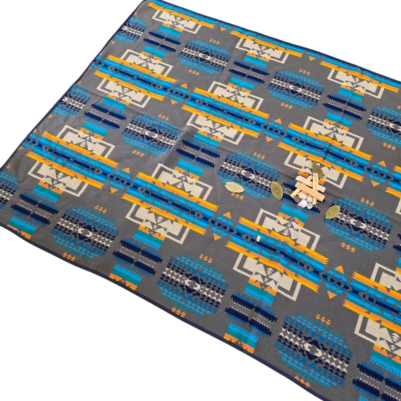 Geometric Patterned Rug - Picture 4 of 5